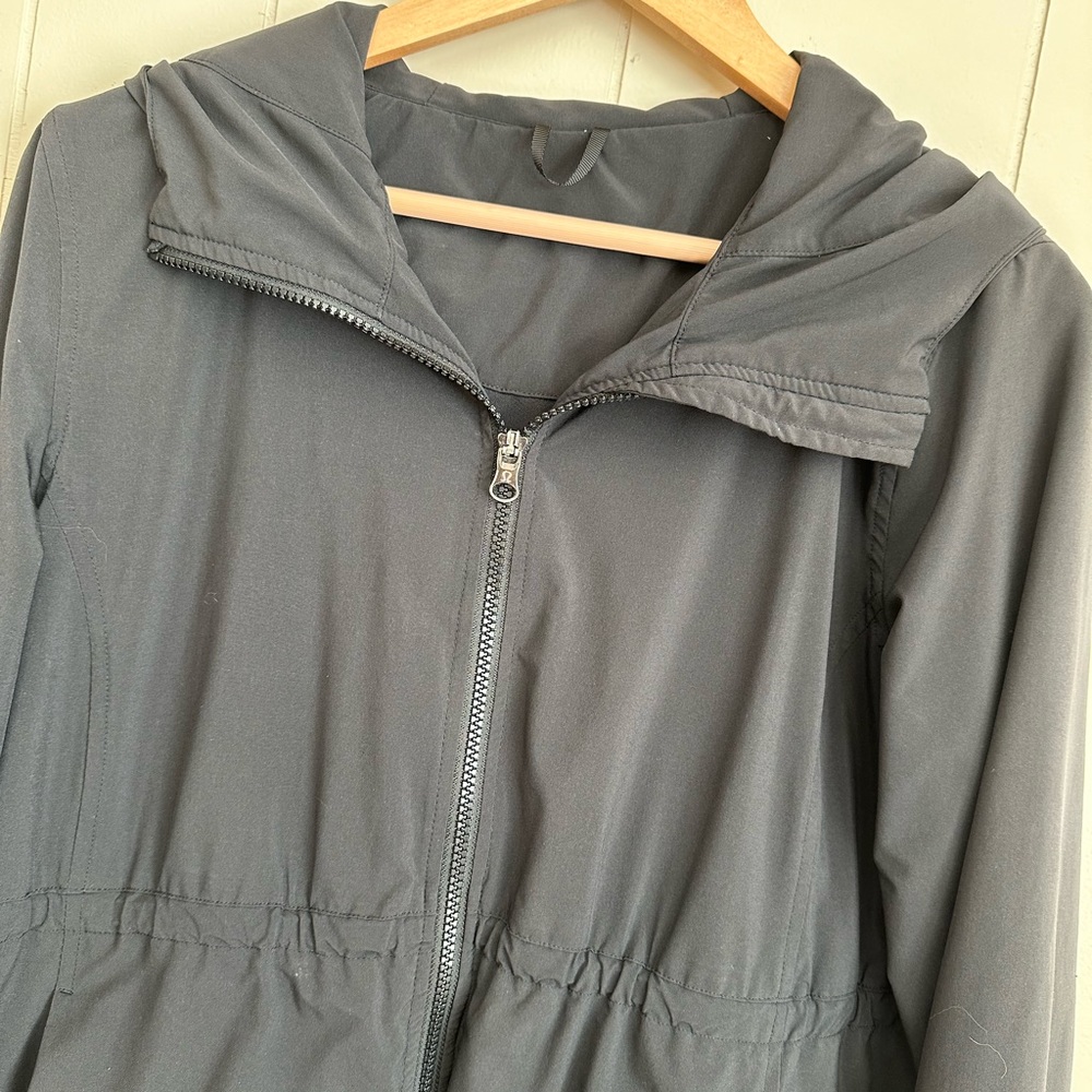 Lululemon Solid Black Lightweight Jacket/ Sz 8 - image 3